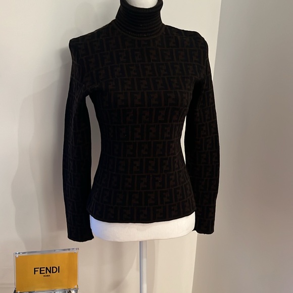 FENDI Turtleneck Sweater Size 44 Wool Sweater - Picture 1 of 8